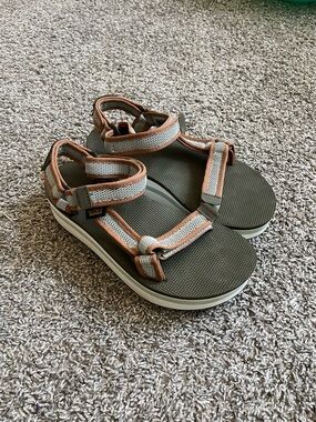 Teva Platform Universal Mesh Green Sandals Size 8 Women's